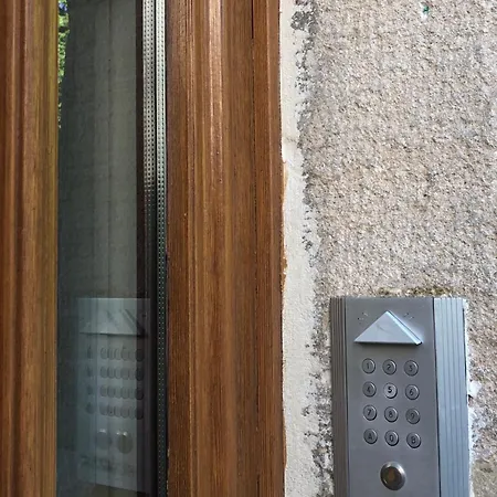 Lacharriere-logement Entier 38m2 Apartment